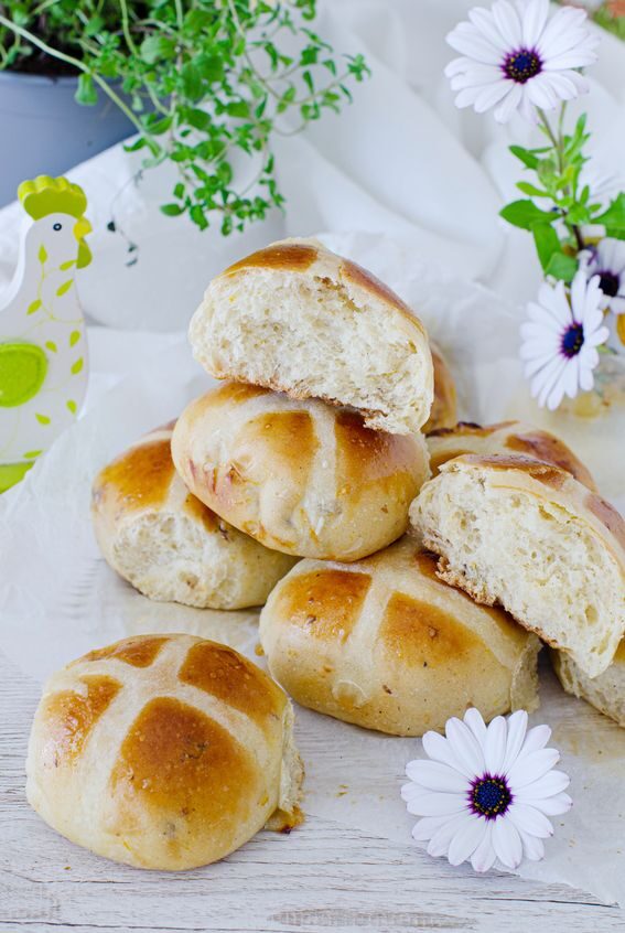 Hot cross buns panini brioche di pasqua senza lattosio