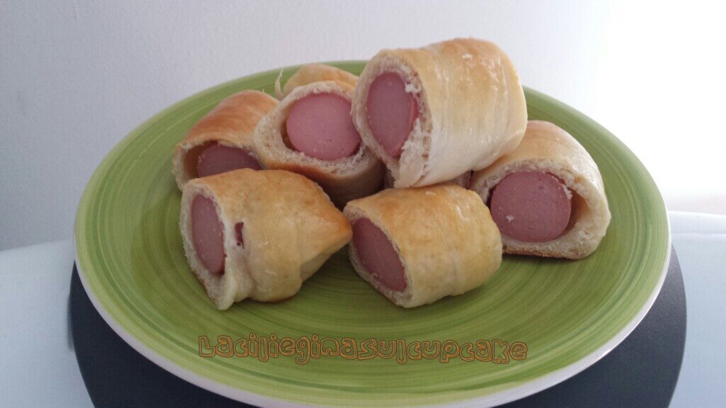 Hot dogs finger food