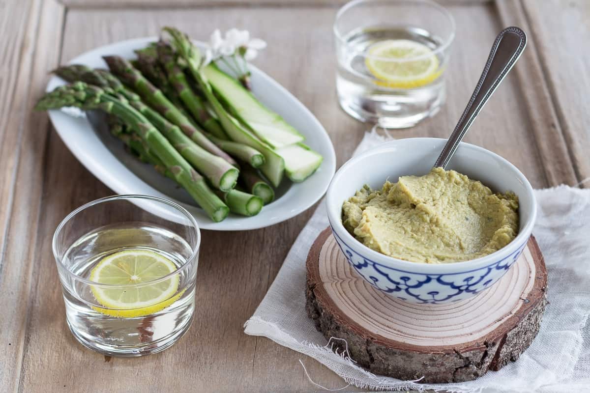 Hummus di asparagi