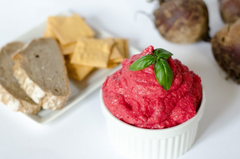 Hummus di barbabietola rossa