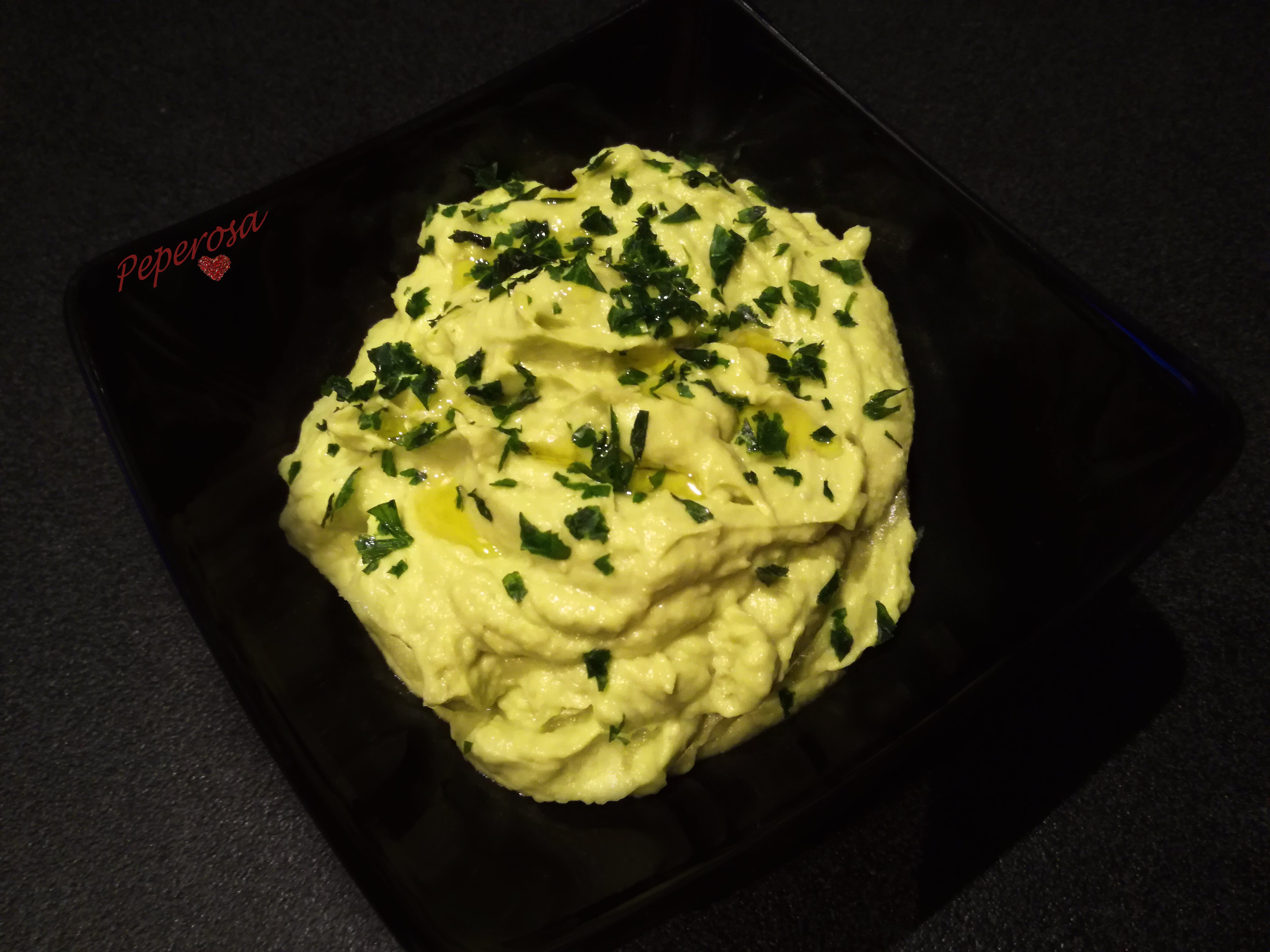 Humus di avocado e ceci