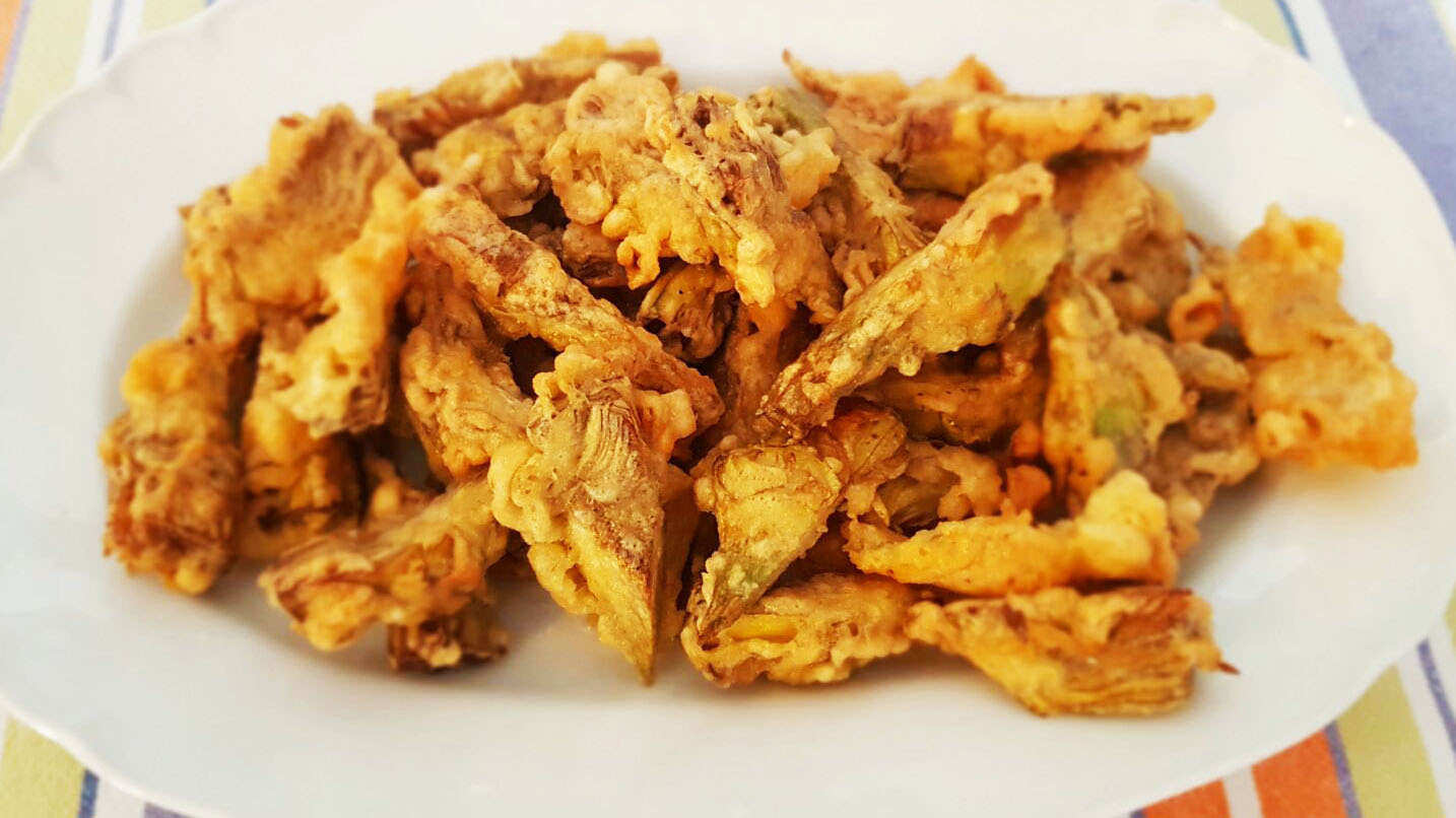 I carciofi dorati e fritti