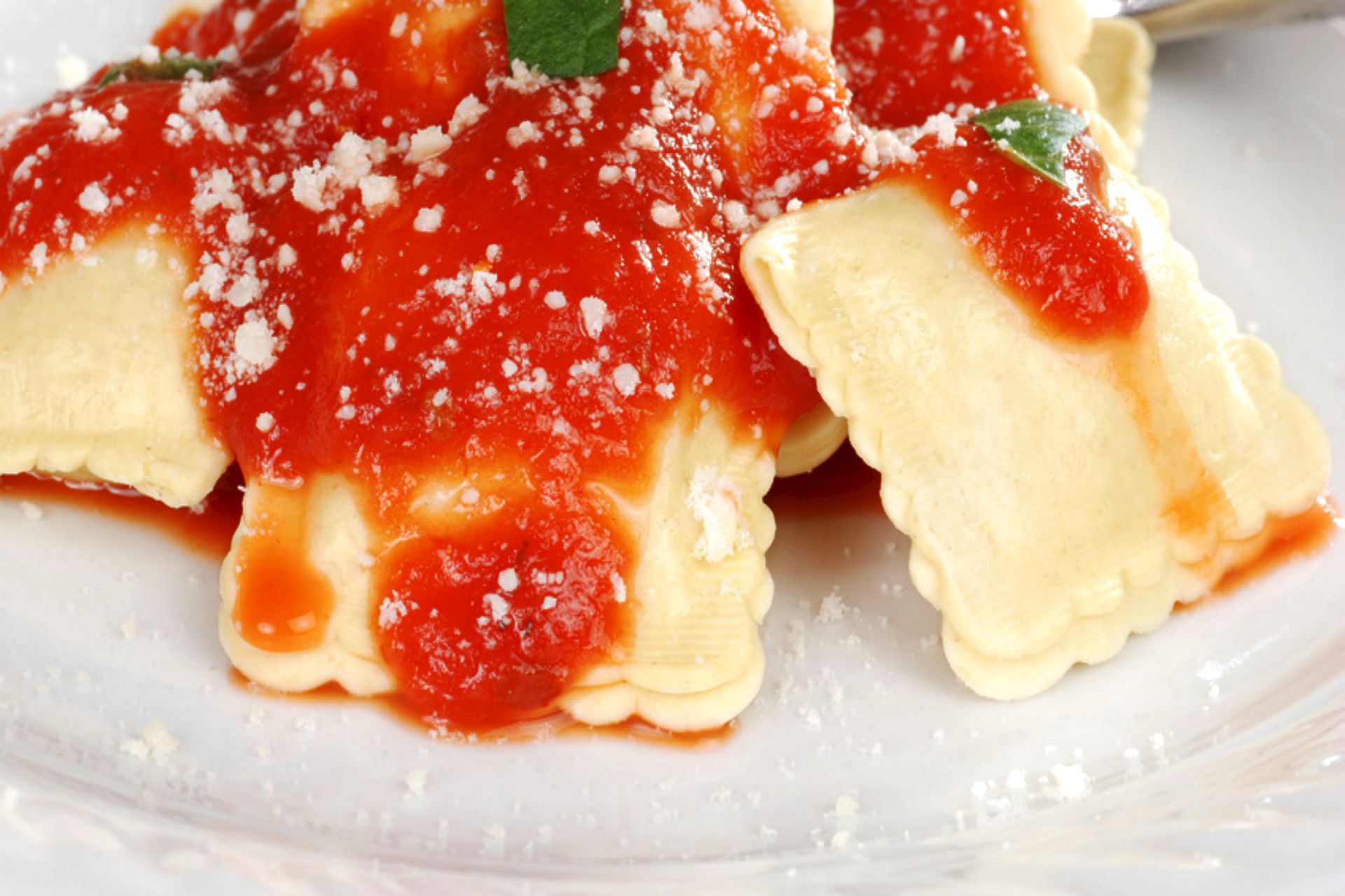 I currugionis di nonna mariuccia o ravioli sardi con ripieno di menta e ricotta al profumo di limone