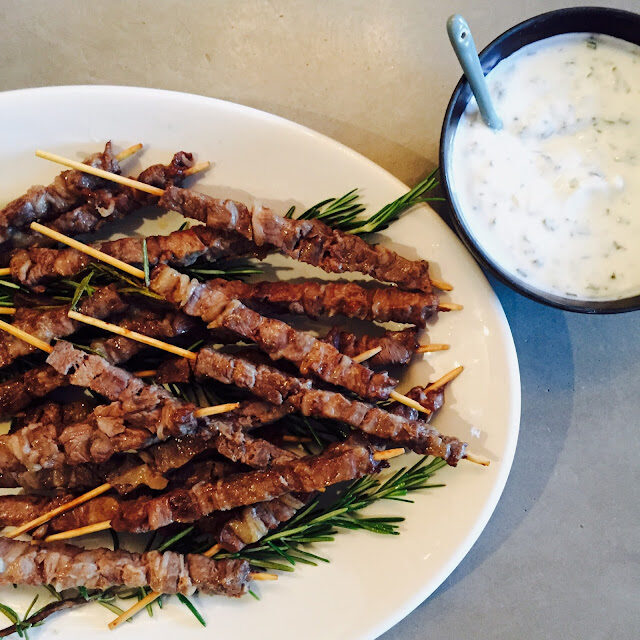 I miei arrosticini di agnello con salsa allo yogurt
