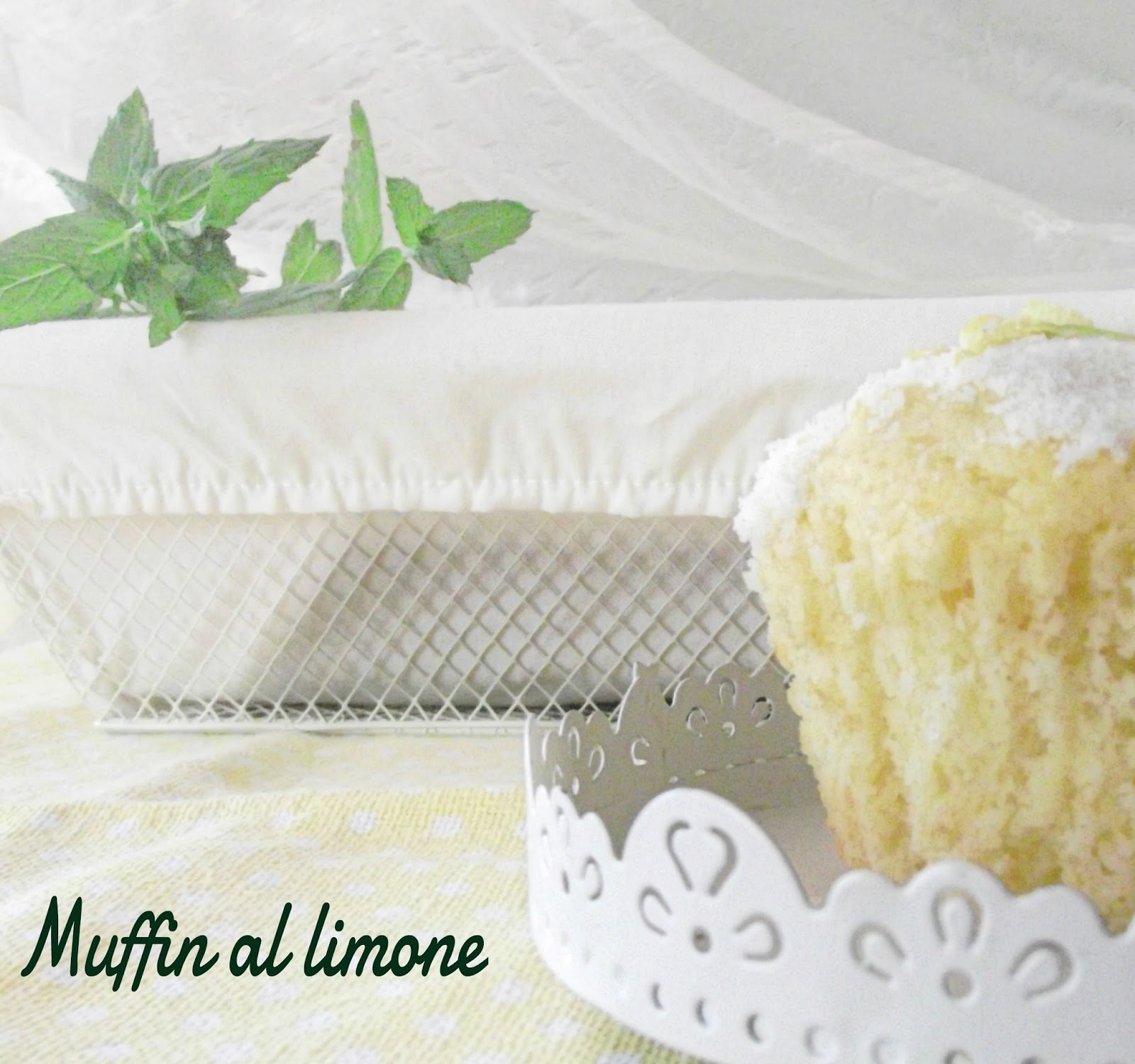 I muffin al limone : la ricetta veloce per farli morbidi ,soffici e profumati