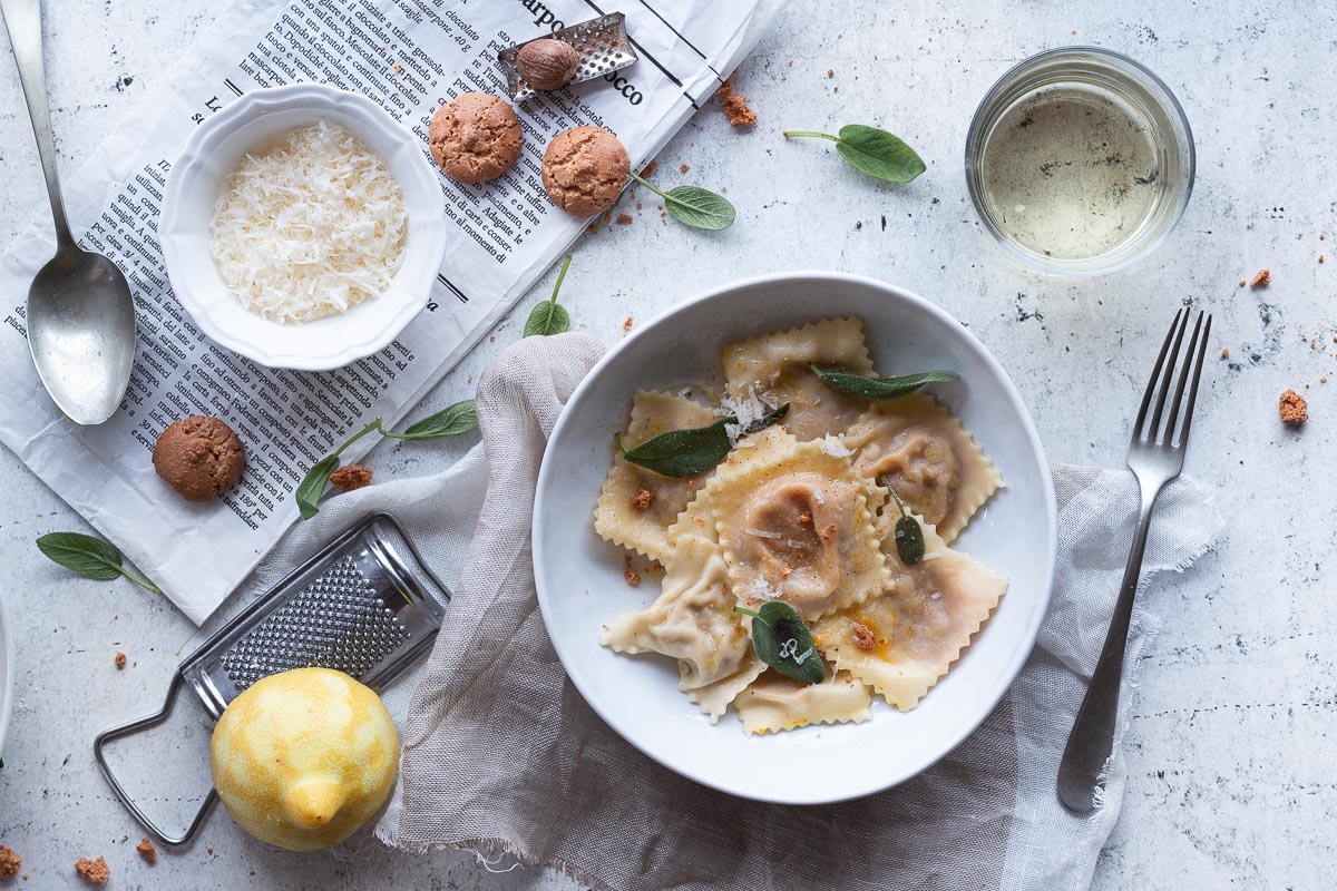 I ravioli di zucca con mostarda e amaretti