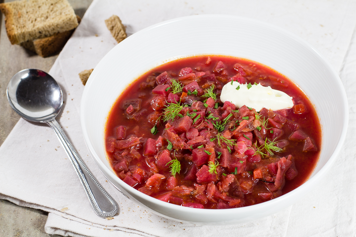Il boršč o zuppa di barbabietole rosse