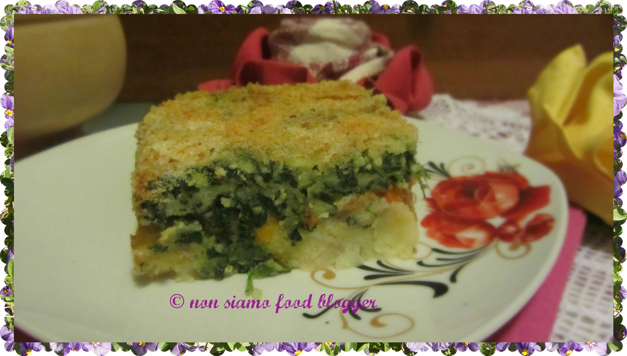 Il gateau o gattò di patate con spinaci, zucca e salsiccia
