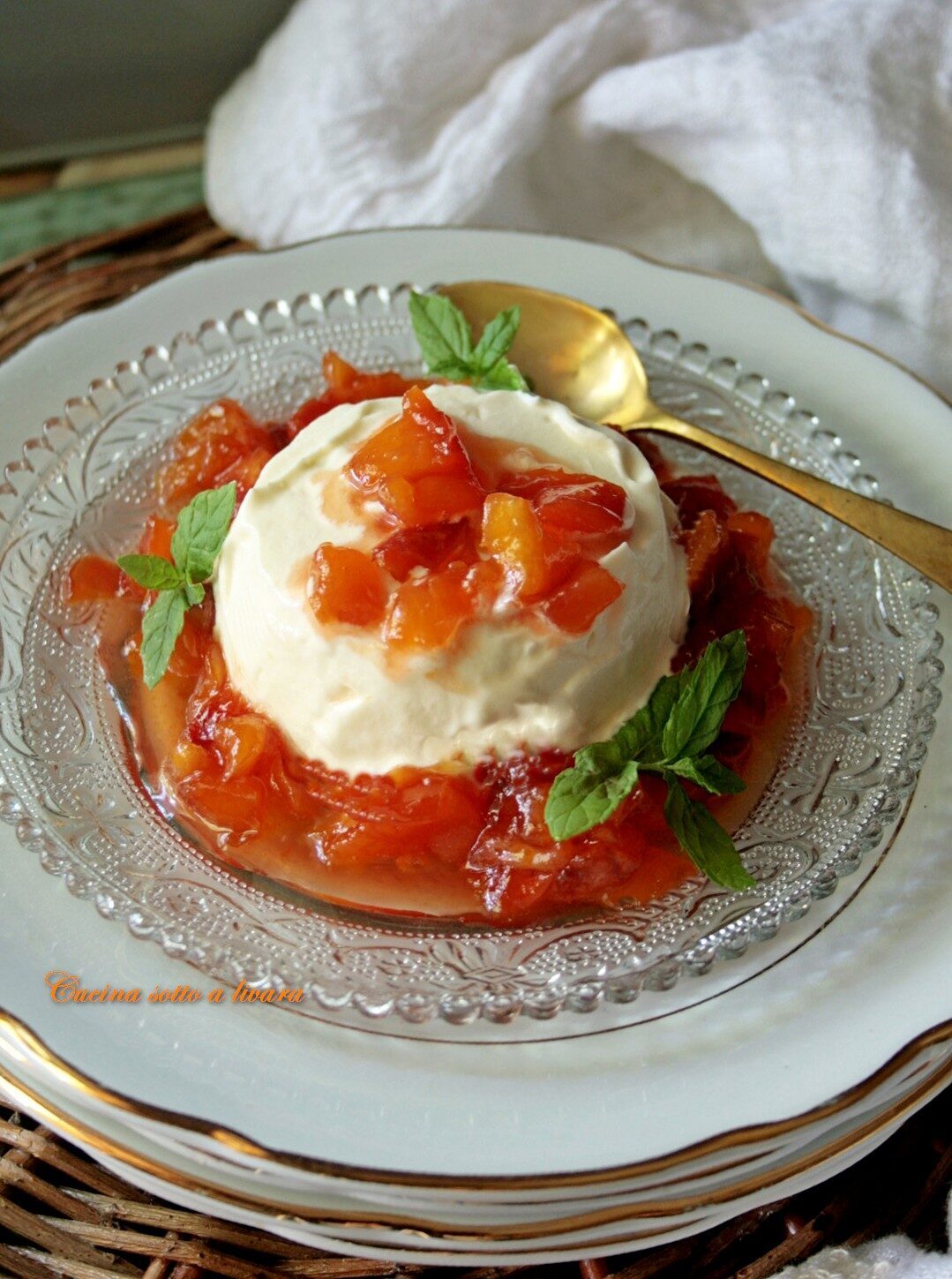 Il mio rustico e fresco parfait di ricotta e limone con chutney di pesca