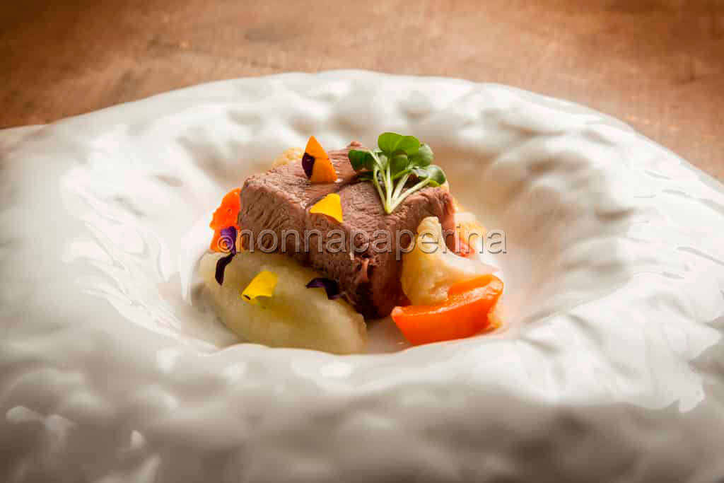 Il roast beef al fieno con salsa di mele e zenzero, ecco un piatto che spacca!
