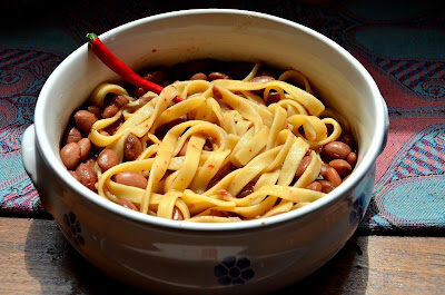 Il rosso del peperoncino vivifica lagane e fagioli