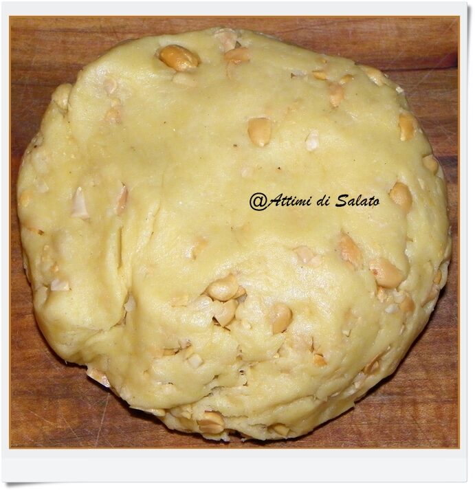 Impasto per cantucci salati alle arachidi