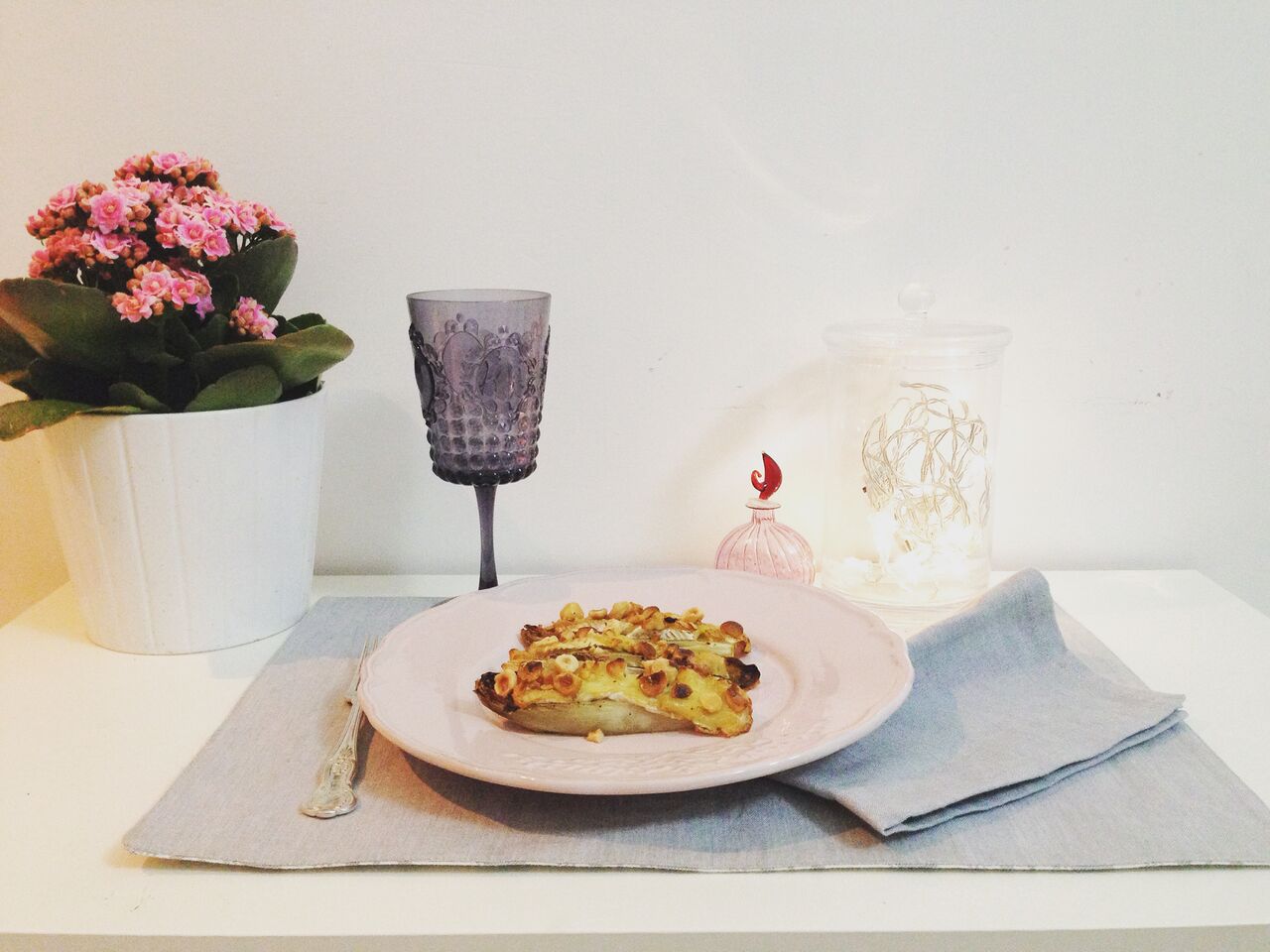 Indivia, brie e nocciole