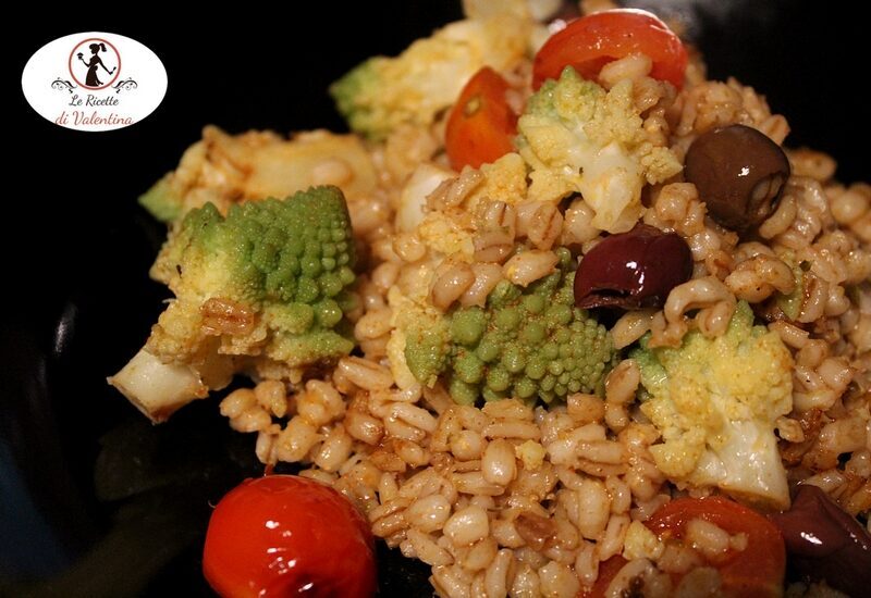 Insalata calda di orzo e broccolo romanesco, preparati con pentola a pressione elettrica