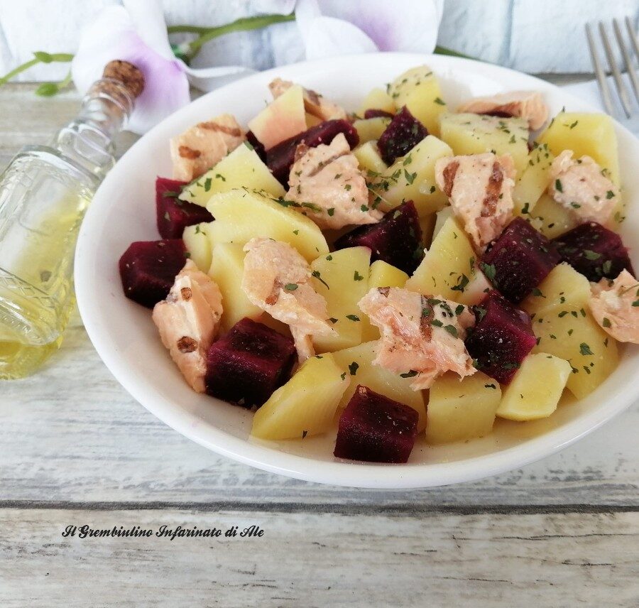 Insalata calda di patate rapa e salmone