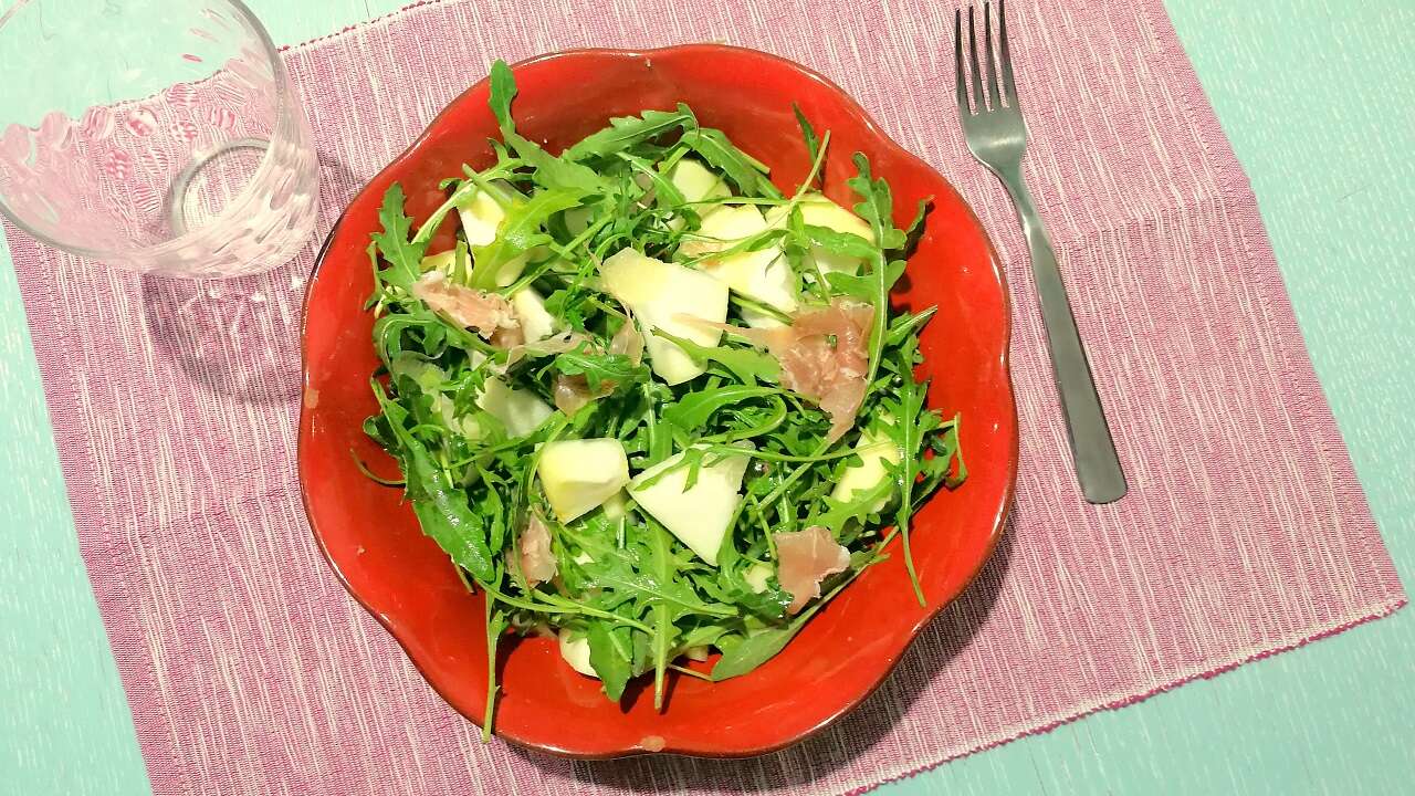 Insalata con cedro e prosciutto crudo