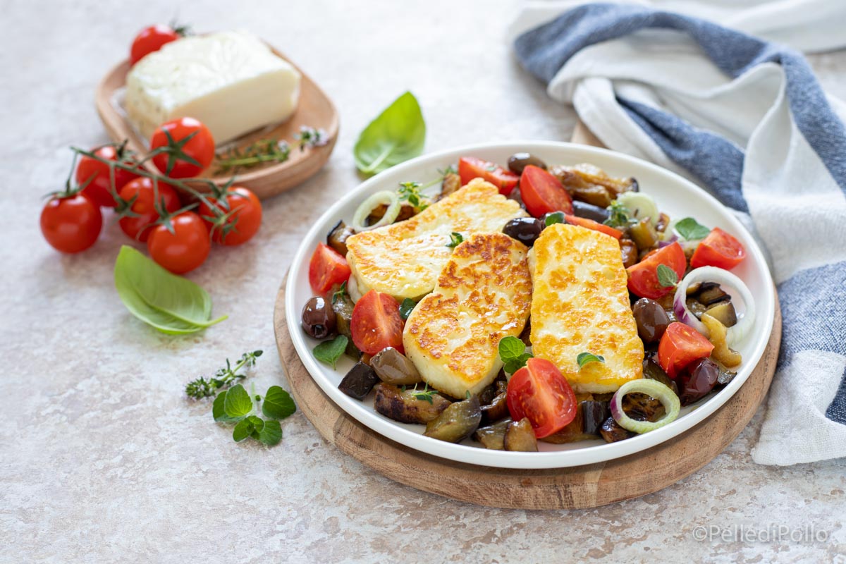 Insalata con halloumi e melanzane alla greca