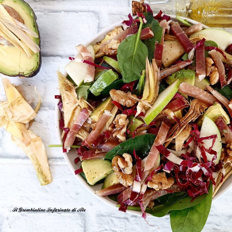 Insalata con spinacini radicchio e noci