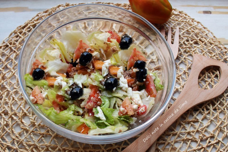 Insalata con tonno e feta