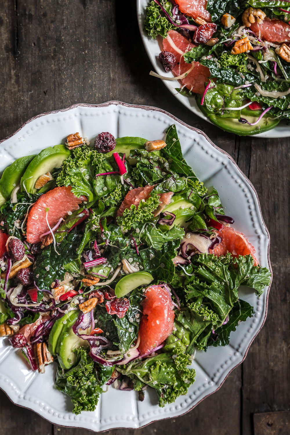 Insalata detox invernale con kale, pompelmo e avocado + dressing alle mele