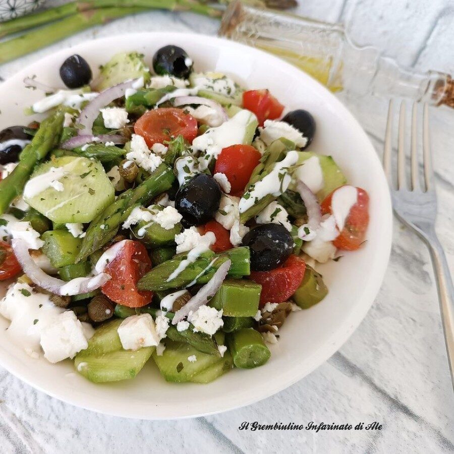 Insalata di asparagi alla greca