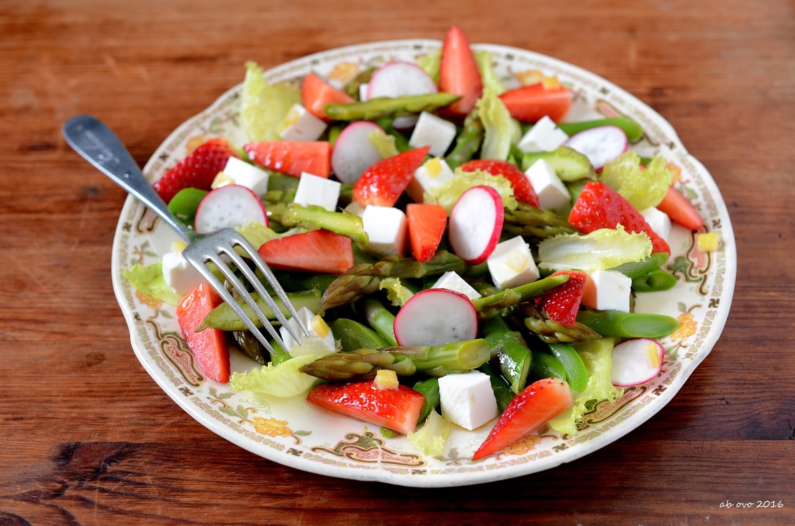 Insalata di asparagi e fragole