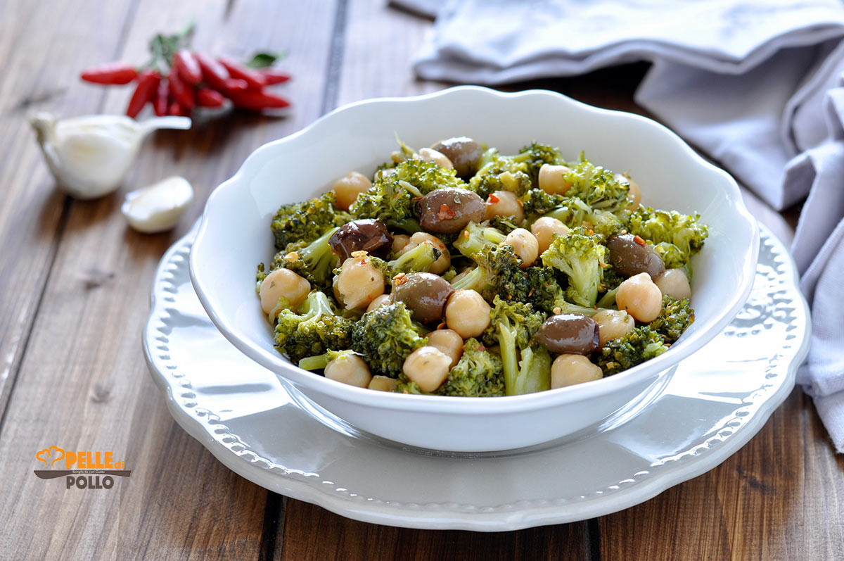 Insalata di broccoletti con ceci e olive
