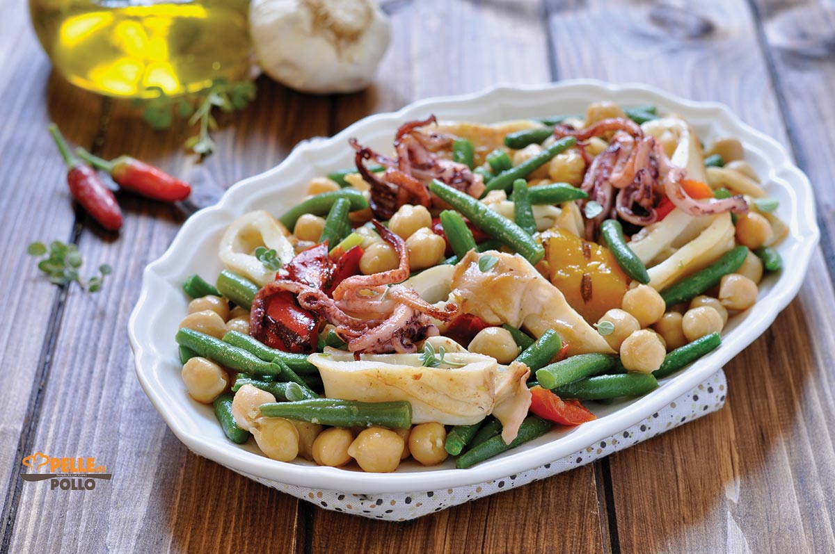 Insalata di calamari grigliati con ceci e fagiolini