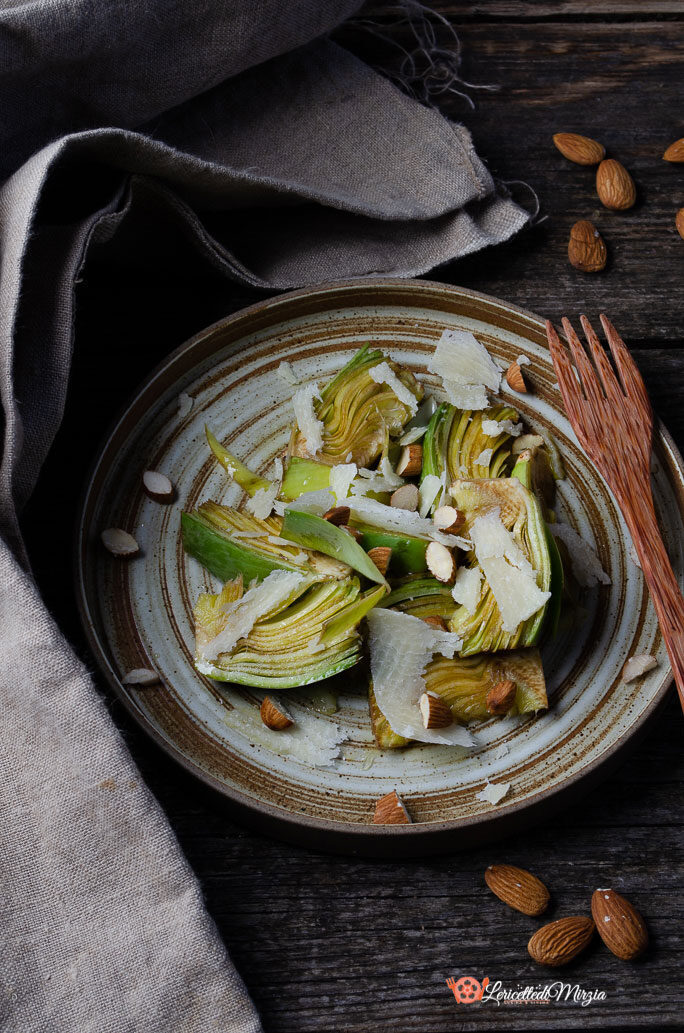 Insalata di carciofi grana e mandorle