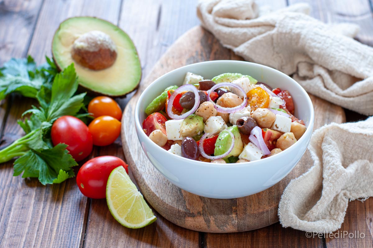 Insalata di ceci avocado e feta