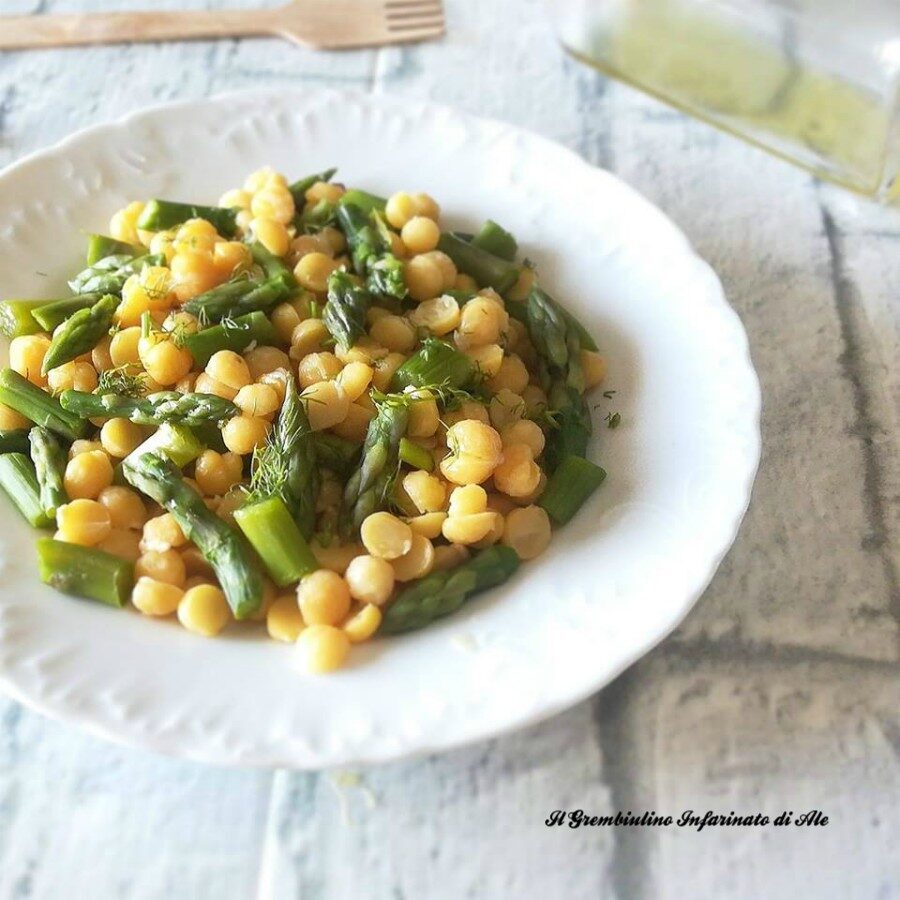 Insalata di ceci decorticati e asparagi