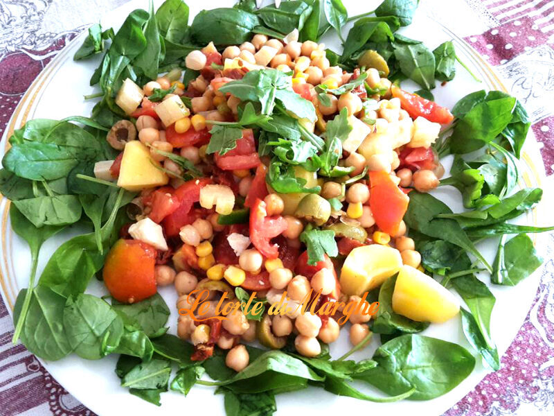 Insalata di ceci per vegetariani e vegani