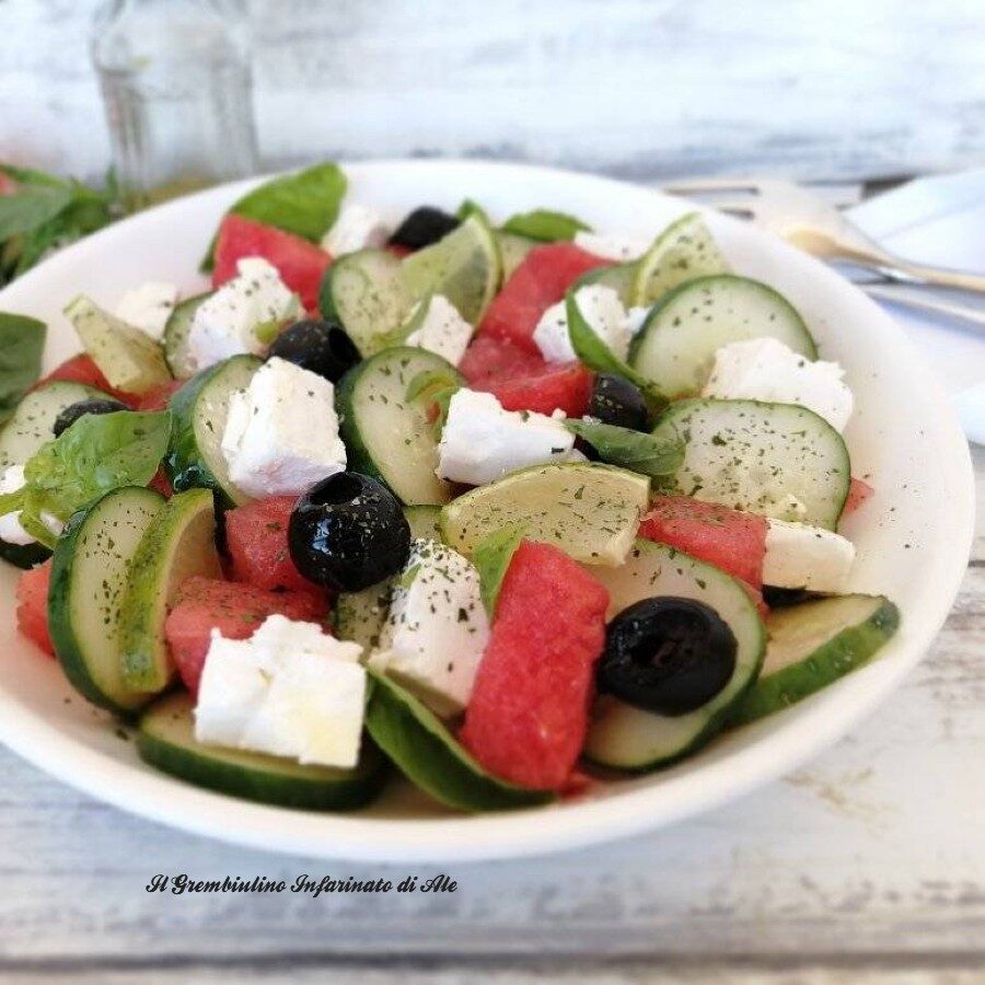 Insalata di cetrioli cocomero e feta greca