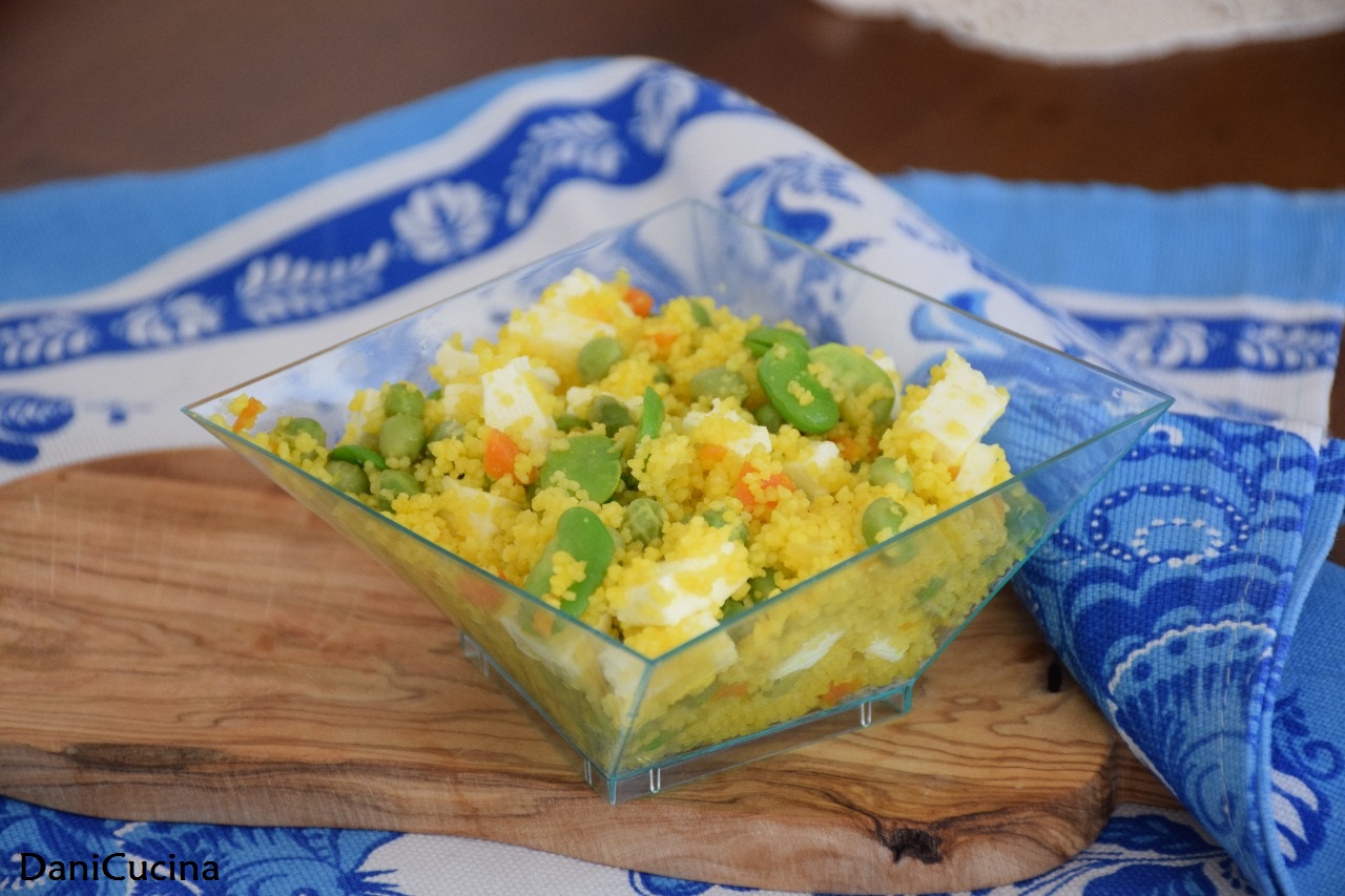 Insalata di cous cous con fave piselli primosale e curcuma