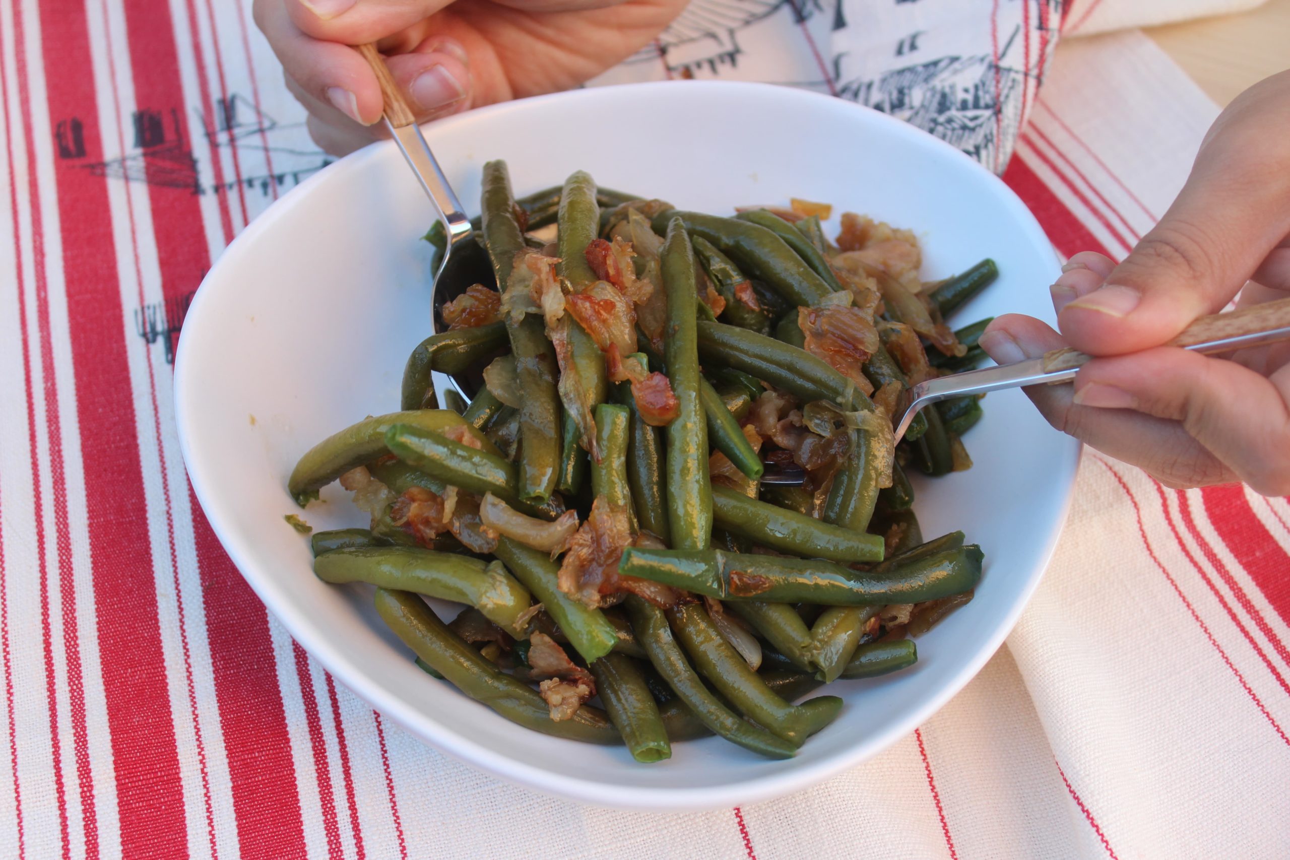 Insalata di fagiolini con bacon e scalogno