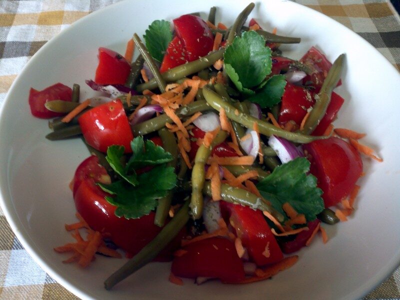 Insalata di fagiolini e pomodori