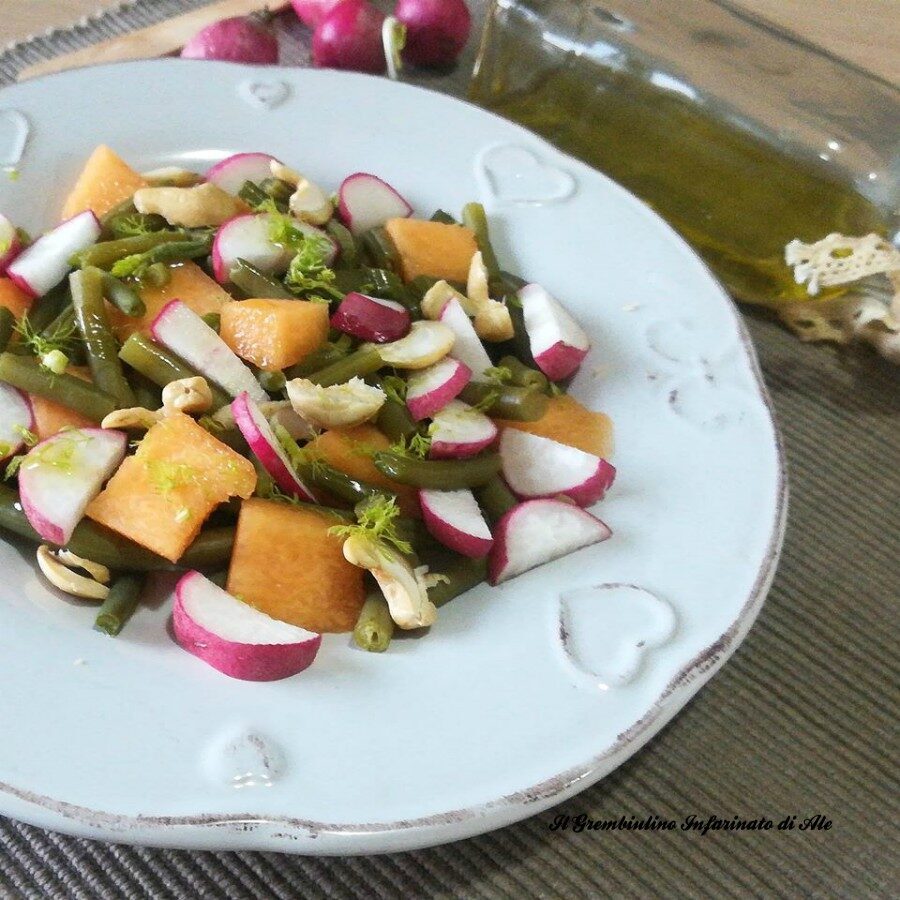 Insalata di fagiolini, melone e anacardi