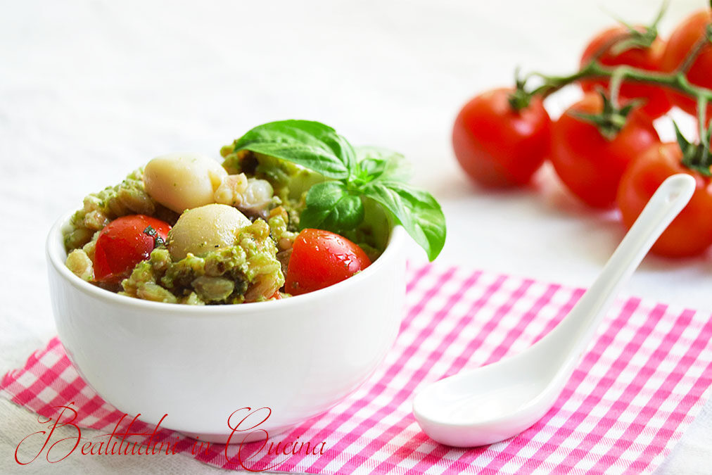 Insalata di farro al pesto e seppioline