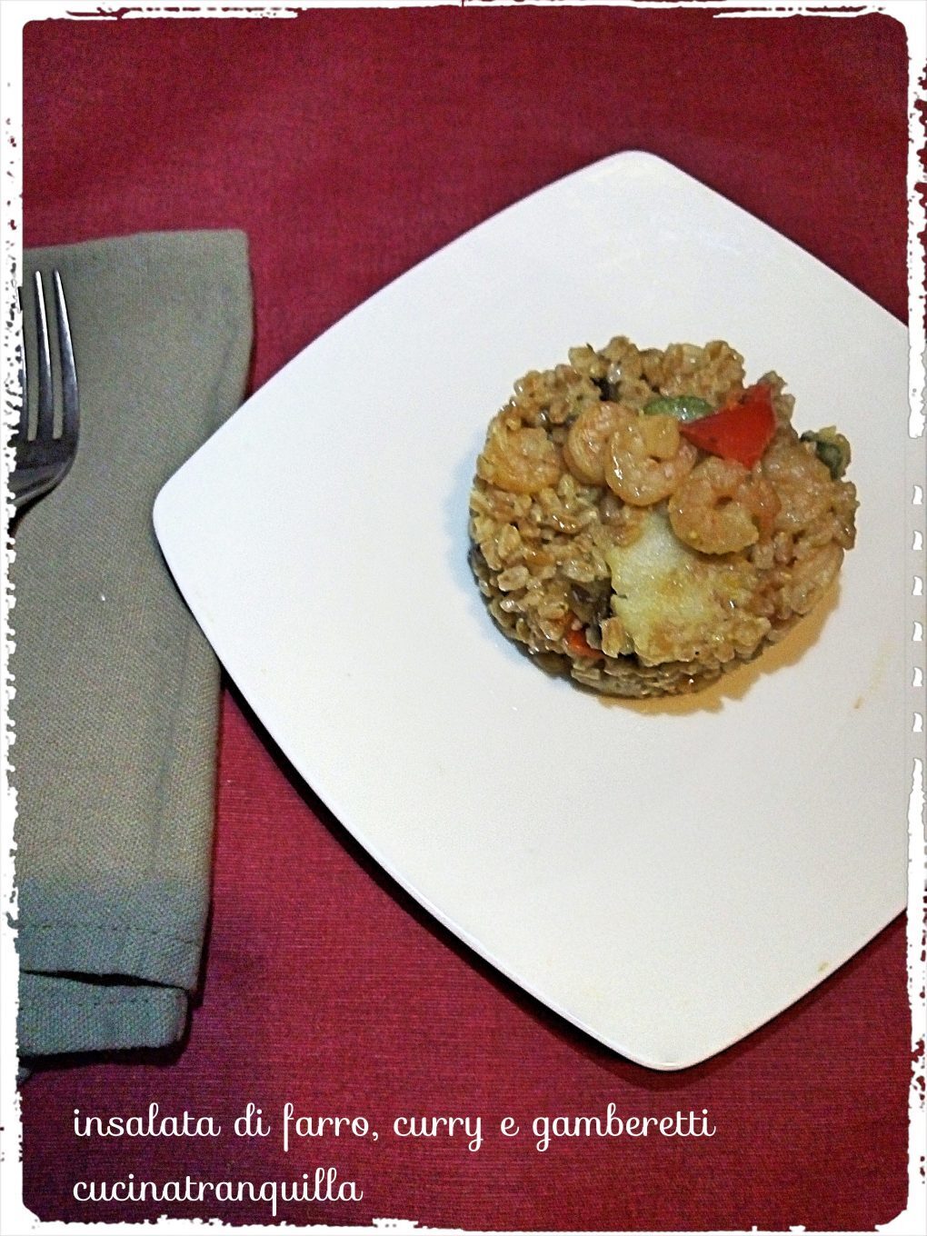 Insalata di farro, curry e gamberetti