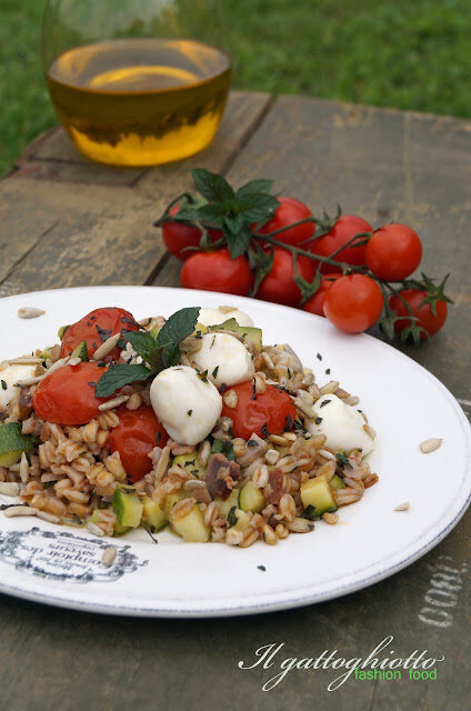 Insalata di farro mediterranea