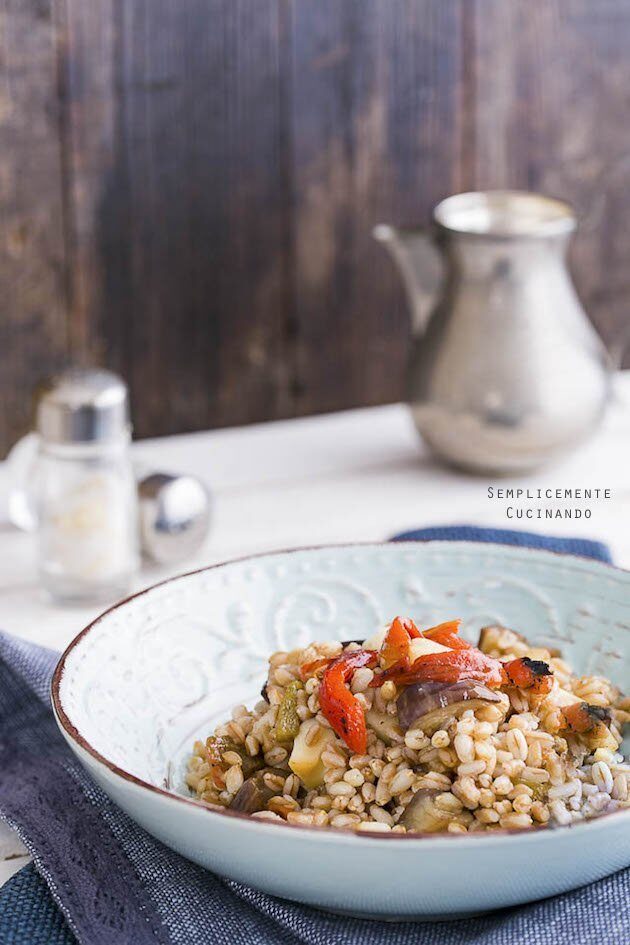 Insalata di farro peperoni e melanzane