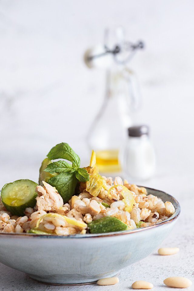 Insalata di farro zucchine e tonno: la ricetta estiva perfetta!