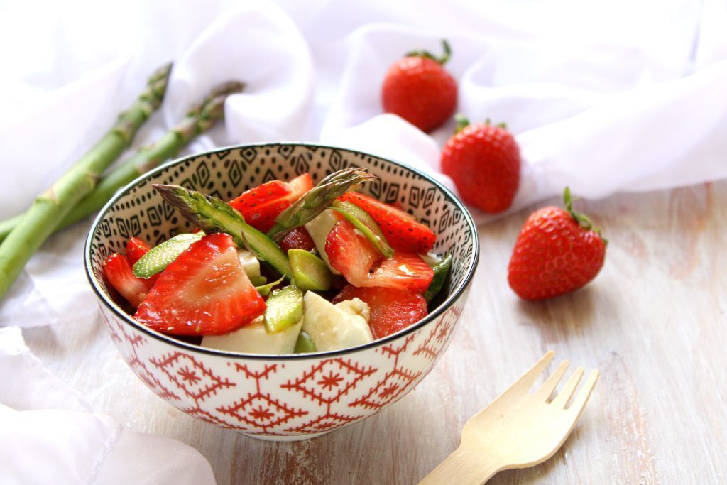 Insalata di fragole asparagi e primosale