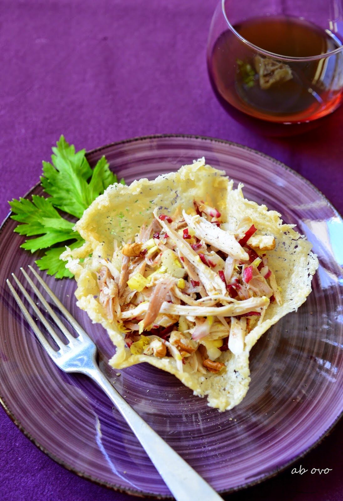 Insalata di gallina in cestino di parmigiano