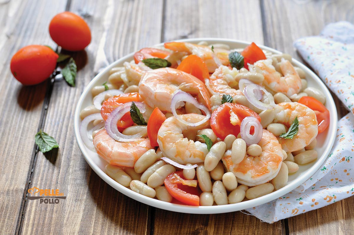 Insalata di gamberi con cannellini e pomodori