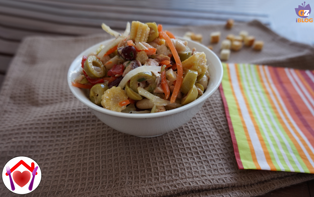 Insalata di legumi e sottaceti