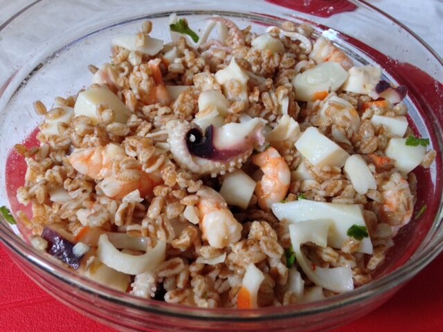 Insalata di mare con farro