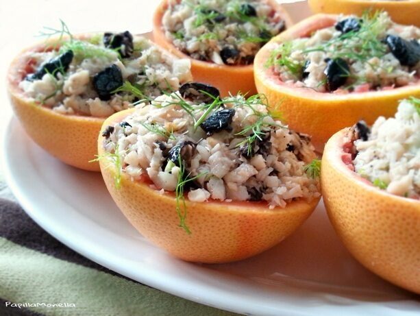 Insalata di merluzzo nel pompelmo