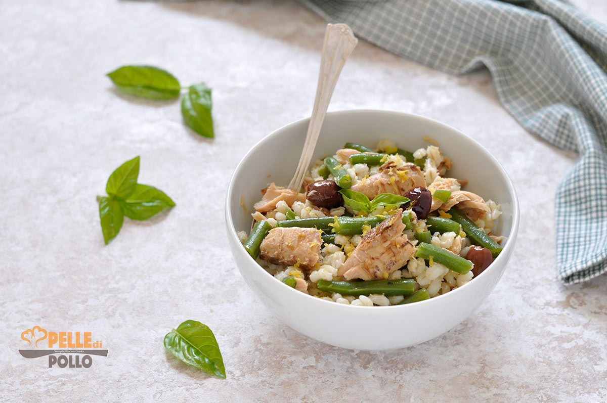 Insalata di orzo con sgombro e fagiolini