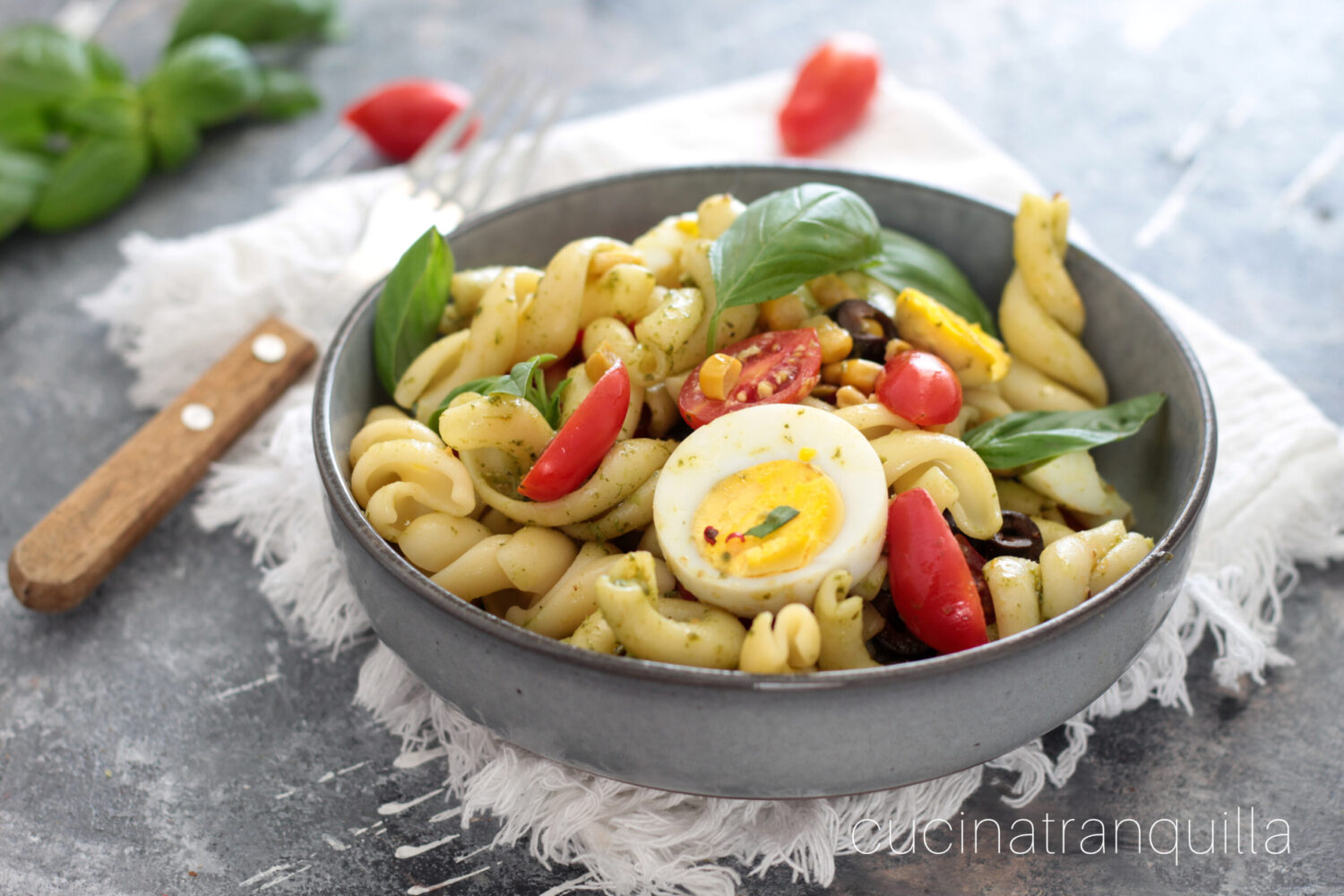 Insalata di pasta al pesto